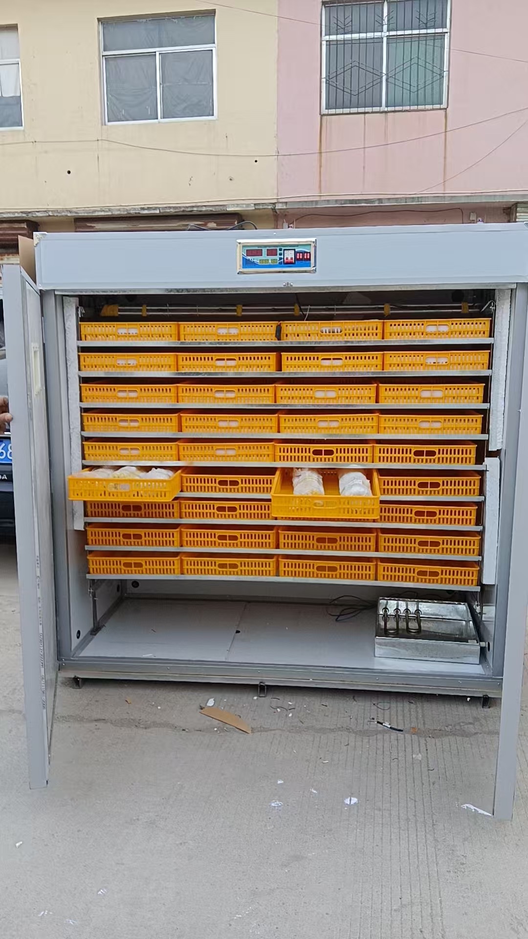 5280 Capacity egg incubator